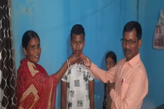 Aditya Badaik become district topper in matric result in Simdega