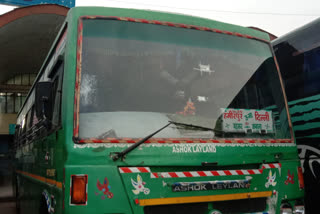 Stone pelting on HRTC bus in Anandpur Sahib