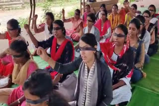 Protest of guest teachers of Chhattisgarh in Bastar