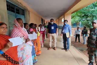 voting-for-mandar-assembly-by-election-in-ranchi