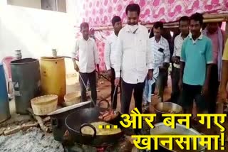 Education Minister Jagarnath Mahto cooked food at wedding ceremony in Bokaro