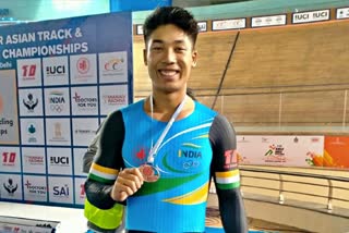 Track  Asian Track Championship  Ronaldo Singh  Ronaldo creates history in Asian Championship  एशियाई ट्रैक चैम्पियनशिप  रोनाल्डो सिंह  इतिहास  महाद्वीपीय टूर्नामेंट  रजत पदक