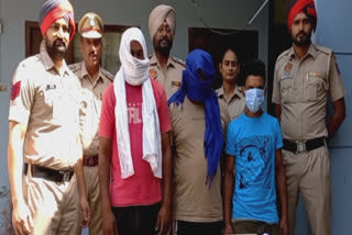 Police arrested three persons with 100 grams of heroin and lakhs of drug money in hoshiarpur