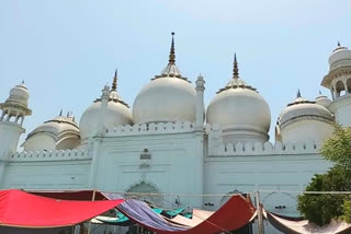 Friday Prayers Offered Peacefully in Aligarh