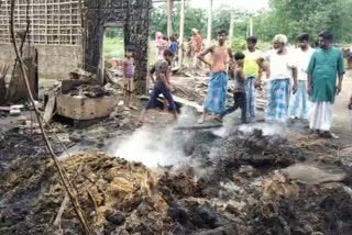 अररिया में सात घर जलकर राख