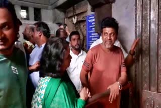 actor-shivaraj-kumar-visited-nanjanagudu-temple