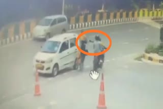 miscreants robbed girl at a distance of a few steps from Noida Commissioner office