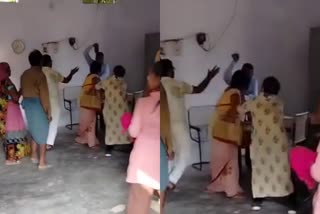 Headmaster beats up female teacher with shoes  Headmaster beats up female teacher with shoes in Uttar Pradesh  പ്രധാന അധ്യാപകൻ അധ്യാപികയെ ചെരിപ്പ് കൊണ്ട് മർദിച്ചു  ഉത്തർപ്രദേശിൽ പ്രധാന അധ്യാപകൻ അധ്യാപികയെ ചെരിപ്പ് കൊണ്ട് മർദിച്ചു  പ്രധാന അധ്യാപകൻ അധ്യാപികയെ മർദിച്ചു  പ്രധാന അധ്യാപകൻ അധ്യാപികയെ മർദിച്ച സംഭവത്തിൽ എഫ്ഐആർ രജിസ്റ്റർ ചെയ്‌തു  മഹാൻഗുഖേഡ സ്‌കൂളിൽ അധ്യാപകൻ അധ്യാപികയെ മർദിച്ചു  അധ്യാപികയെ ചെരുപ്പ് കൊണ്ട് മർദിച്ച് പ്രധാന അധ്യാപകൻ  Headmaster beats up female teacher  The Headmaster of Mahangukheda school beating up a female teacher  Shiksha Mitra organisation