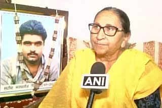 Sarabjit Singh's sister Dalbir Kaur