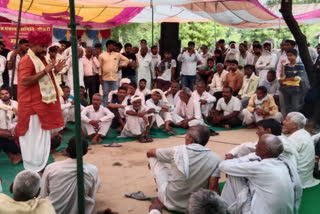 Protest of adding gram panchayats in Deeg Bharatpur