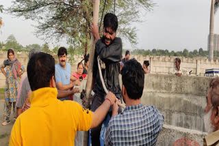 man fell into well recued gujarat