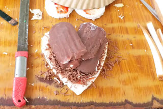 Heart shaped ice cream cheese sandwich from Gujarat Bhavnagar does the rounds Omar Abdullah says Draw the line