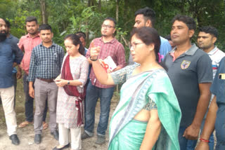 minister-nandita-garlosa-visits-nalbari-flood-affected-area