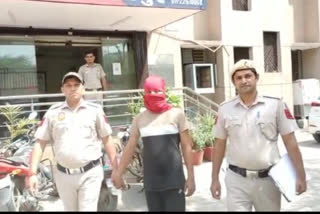 पुलिस की गिरफ्त में आरोपी