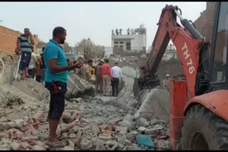 Two Houses Collapsed With Explosion