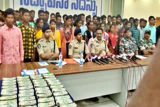 60-maoists-surrendered-in-alluri-district