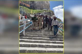 igp-kashmir-vijay-kumar-visits-amarnath-cave
