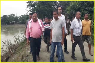 jogen-mohan-visits-flood-affected-area-in-baksa