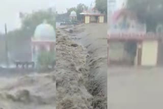 بھاونگر میں موسلا دھار بارش کے باعث سیلابی صورتحال، دیکھیں ویڈیو