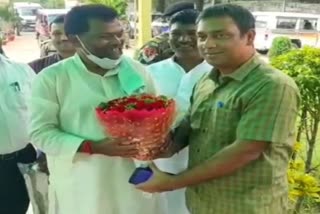 Education Minister jagarnath mahto honored Bokaro SP