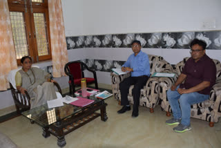 Ritu Khanduri held meeting with Kotdwar Municipal Corporation