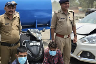 haldwani police arrested two scooty thieves