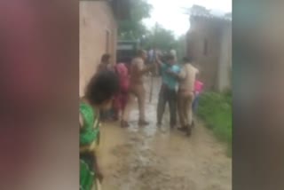 women attacked on police team that went to make arrest in sultanpur