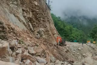 Yamunotri Highway closed:ୟେମୁନେତ୍ରୀ ଜାତୀୟ ରାଜପଥରେ ଭୂସ୍ଖଳନ,ଯାତାୟତ ଠପ