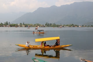 کشمیر میں گرمی کا زور برابر جاری، 3 اور4 جولائی کو بارشوں کا امکان