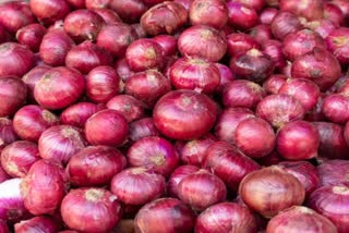 Bangladesh lifts ban on onion imports