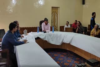 ترال میں قصابوں کے ساتھ انتظامیہ کی میٹنگ