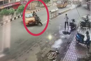 Hit and Run : બાઈકને ટક્કર મારી કાર ચાલક ફરાર, ઘટના થઈ CCTVમાં કેદ