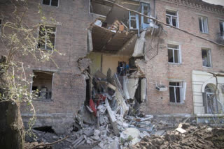 Russians press assault on eastern Ukrainian city