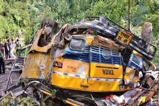 Himachal pradesh bus accident, himachal pradesh accident news, many people died in himachal pradesh accident, himachal pradesh incident, latest bus accident in himachal, ಹಿಮಾಚಲ ಪ್ರದೇಶ ಬಸ್ ಅಪಘಾತ, ಹಿಮಾಚಲ ಪ್ರದೇಶ ಅಪಘಾತ ಸುದ್ದಿ, ಹಿಮಾಚಲ ಪ್ರದೇಶ ಅಪಘಾತದಲ್ಲಿ ಅನೇಕ ಜನರು ಸಾವು, ಹಿಮಾಚಲ ಪ್ರದೇಶ ಘಟನೆ, ಹಿಮಾಚಲದಲ್ಲಿ ಇತ್ತೀಚಿನ ಬಸ್ ಅಪಘಾತ,