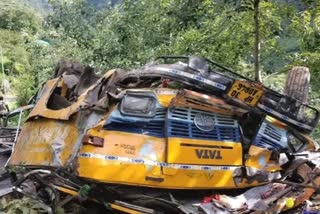 12 dead  3 injured as bus falls into gorge in Himachal Pradesh  16 died in bus accident at Himachalpradesh  Bus accident  ഹിമാചൽ പ്രദേശില്‍ ബസ് തോട്ടിലേക്ക് മറിഞ്ഞ് 16 മരണം  ഹിമാചൽ പ്രദേശിലെ കുളു ജില്ലയിൽ സ്വകാര്യ ബസ് തോട്ടിലേക്ക് മറിഞ്ഞ് 16 പേർ മരിച്ചു