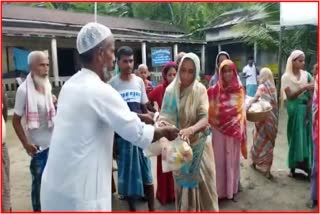 flood-relief-distribution-at-manikpur-in-bongaigaon