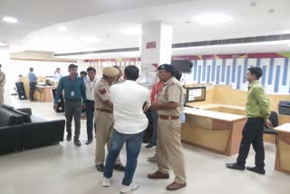 Robbery in Axis Bank