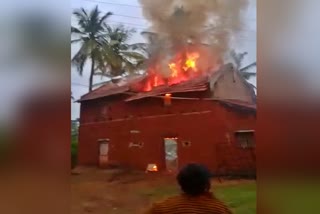 ಹುಣಸೂರಿನಲ್ಲಿ ಹೊತ್ತಿ ಉರಿದ ತಂಬಾಕು ಬ್ಯಾರೆನ್