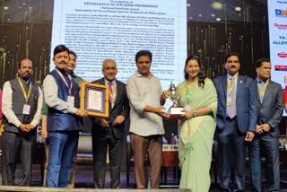Award to Surendrapuri director