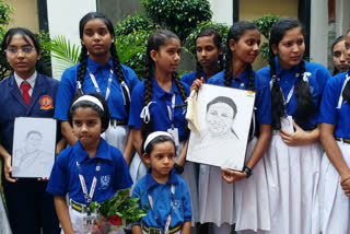 Draupadi Murmu met school children in Ranchi