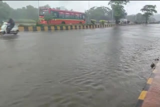 मुंबईत जोरदार पाऊस