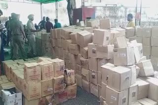 truck of 834 cases of liquor seized by Excise Department accused fired in the air
