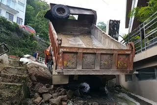 Tipper accident in Mandi