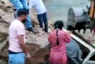 landslide in Shimla; one girl died while two other injured; rescued