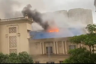 fire broke out in a shopping complex in the residential area