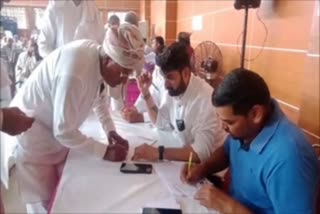 palwal numberdar got smart phone