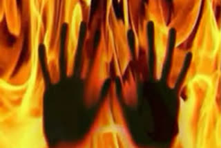 Bhopal woman set ablaze by her husband  woman set on fire by husband  woman set on fire by husband in Bhopal  rape victim news  husband set wife on fire  man set on fire by wife