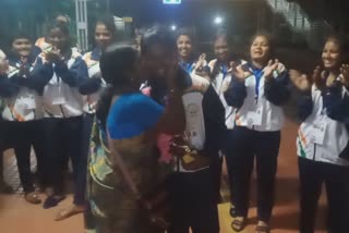 ஆசிய சாஃப்ட் கிரிக்கெட் போட்டியில் வென்ற வீராங்கனைகளுக்கு குமரியில் உற்சாக வரவேற்பு!