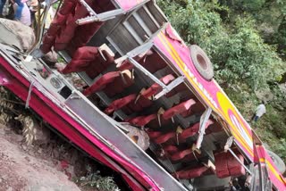 Bus fell into a ditch in Dhampur district