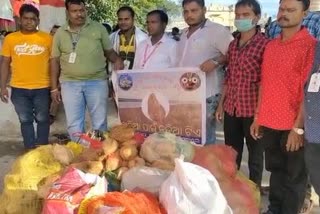 bhubaneswar auto driver organization donate lots of coconut to lord jagannath